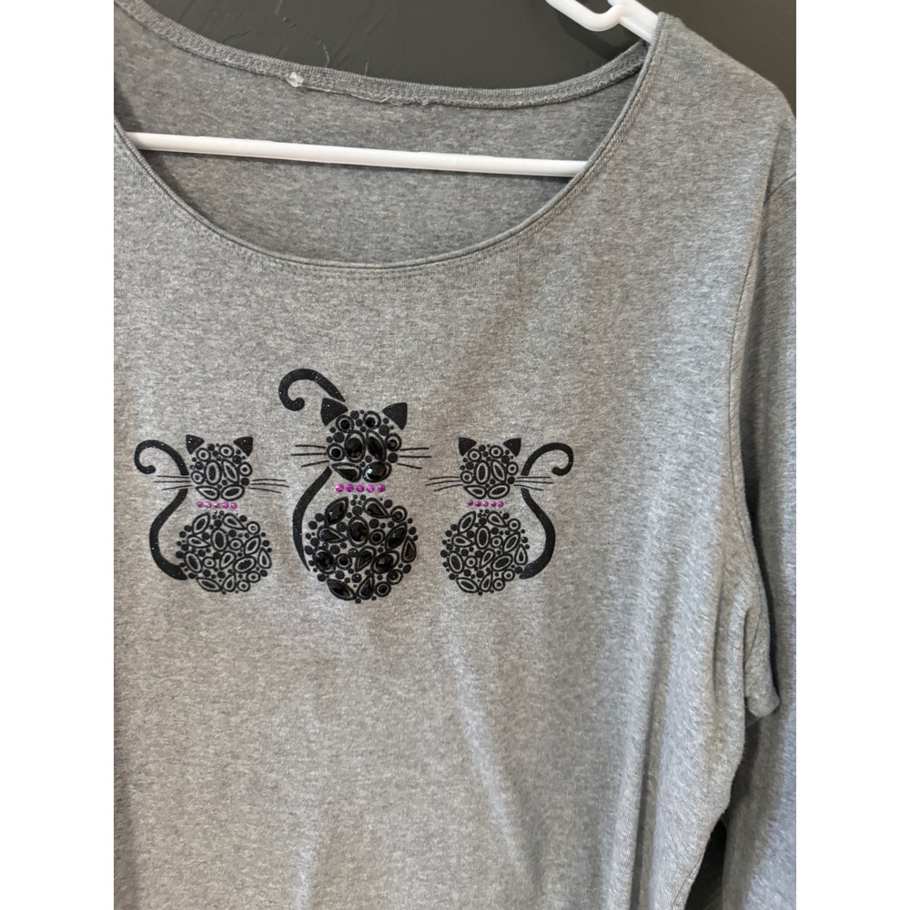 Womens Vintage Gray Cat Bedazzled Graphic Top Beaded Halloween Fall Neck Shirt